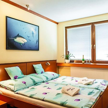 Hotel Acko รูชอมแบรอค ภายนอก รูปภาพ